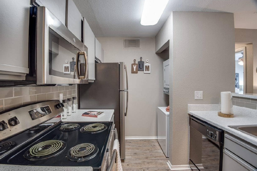 29807 Tomball Pkwy, TOMBALL, TX 77375