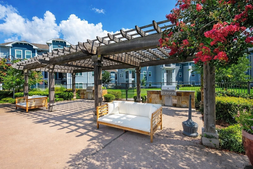 16350 Ella Blvd #1013, Houston, TX 77090