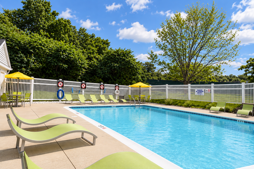 11-11 Forest Glen Cir, MIDDLETOWN, CT 06457