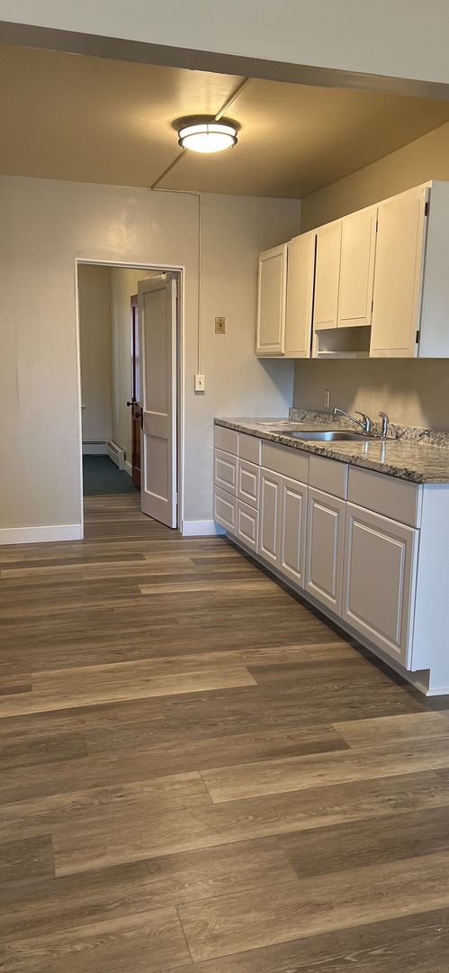 Claremont Apartment: 145 North St