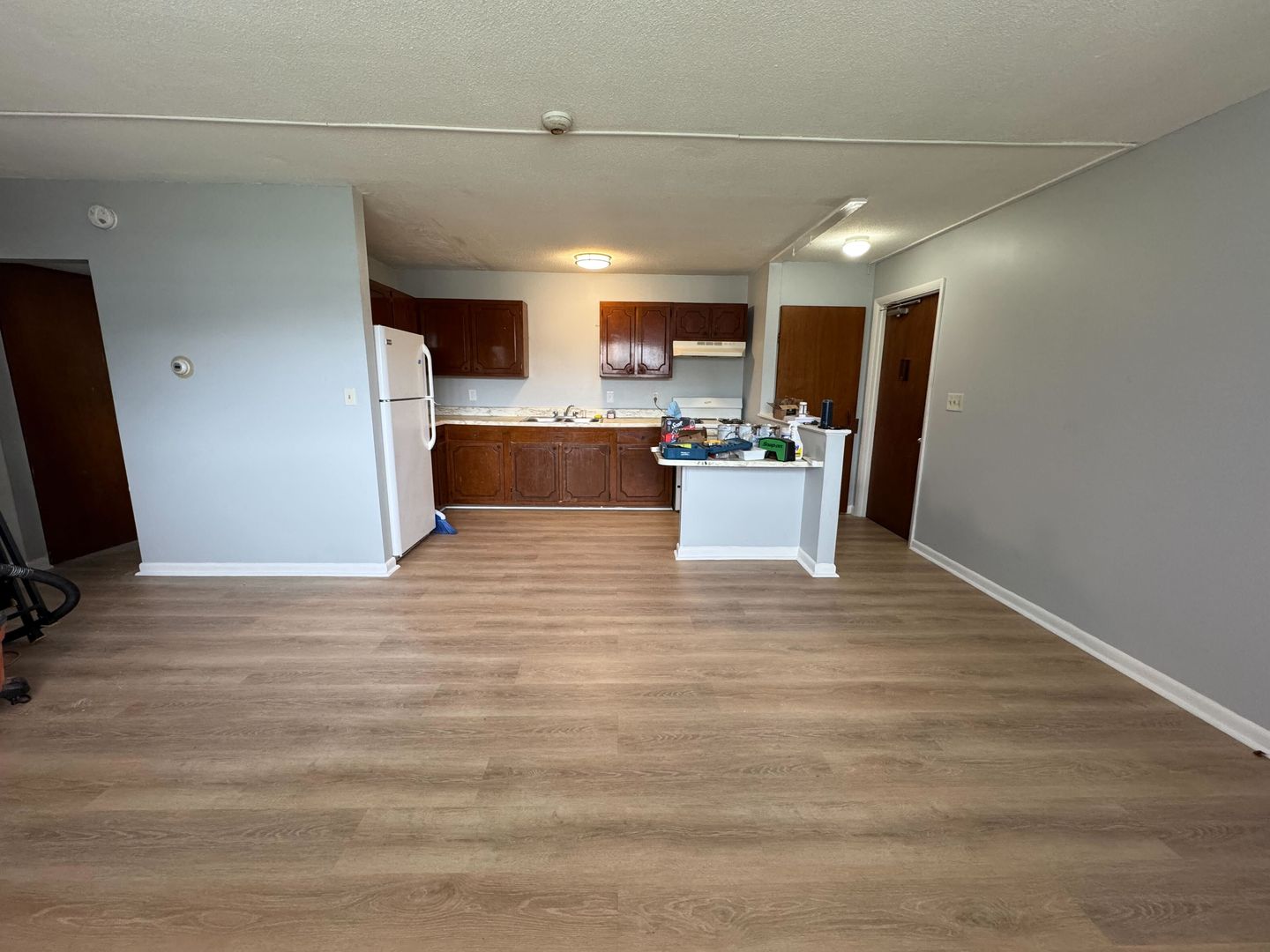 Springfield Apartment: 382-384 River St