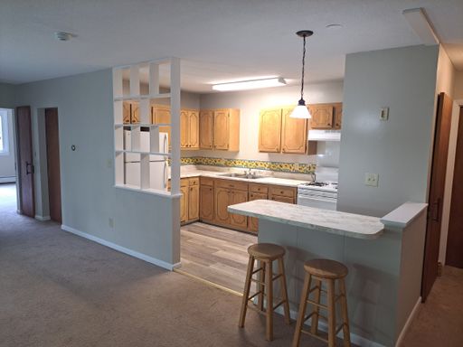 Spacious 3rd Floor 2 Bedroom w/ Balcony