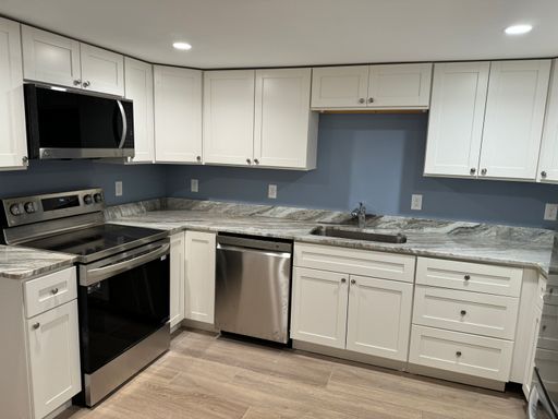 Beautiful Two Bedroom Apartment (CURRENTLY UNDER CONTRACT)