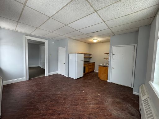 Open Concept Third Floor Apartment!