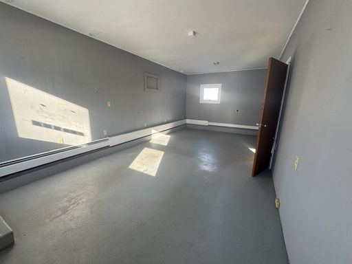 Small & Quaint Commercial Space for Rent
