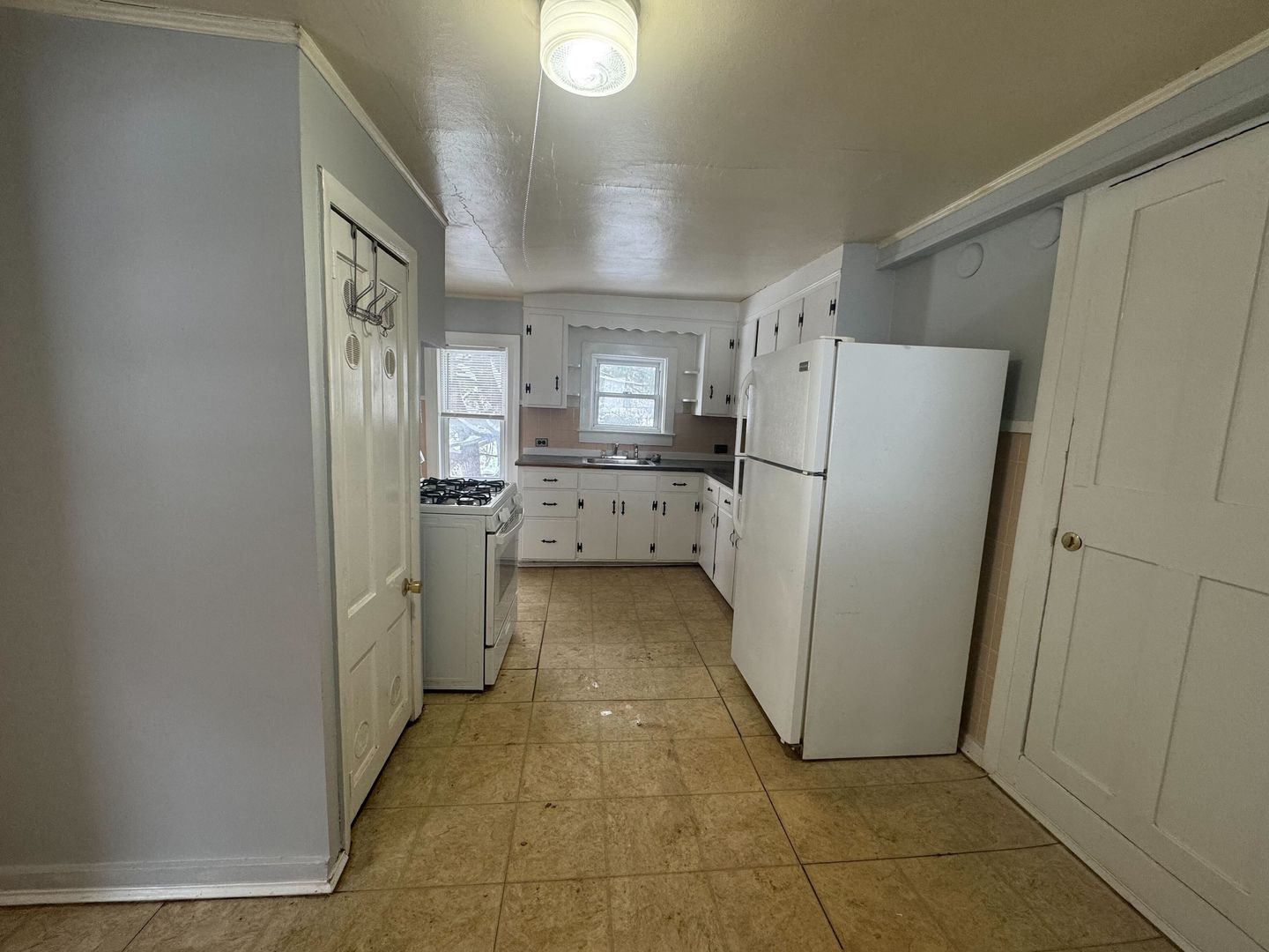 Springfield Apartment: 6 Reservoir Rd