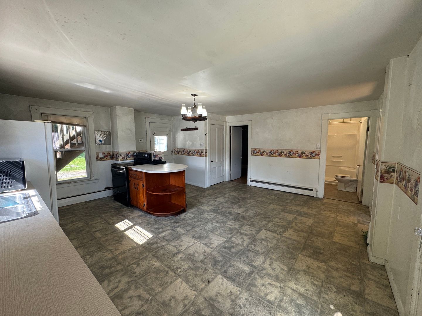 Bellows Falls Apartment: 16 Laurel Ave.