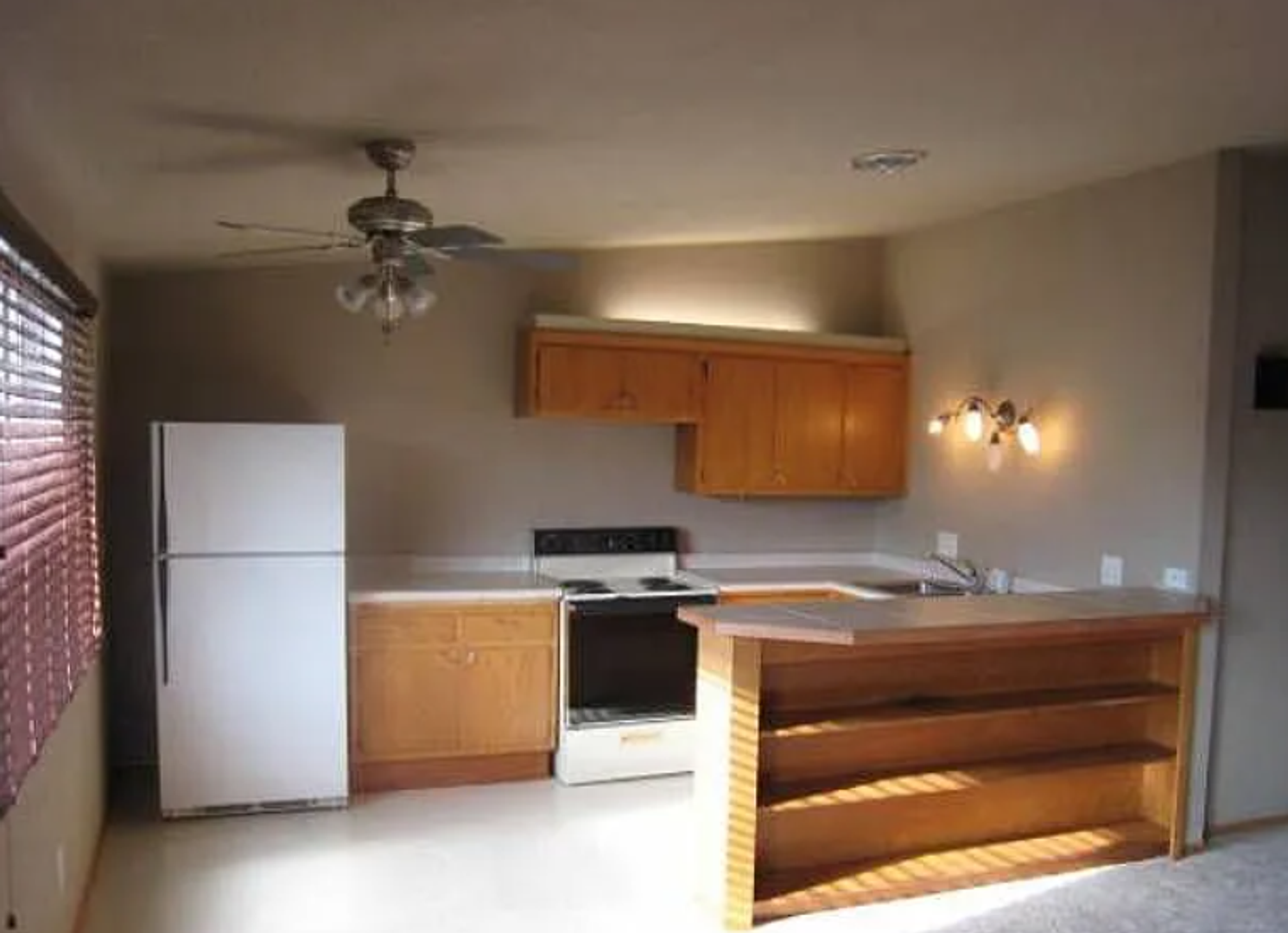 Kimberly Apartment: 1020 E Kimberly Ave