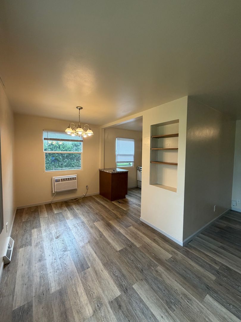Appleton Apartment: 3309 E Edgemere Dr