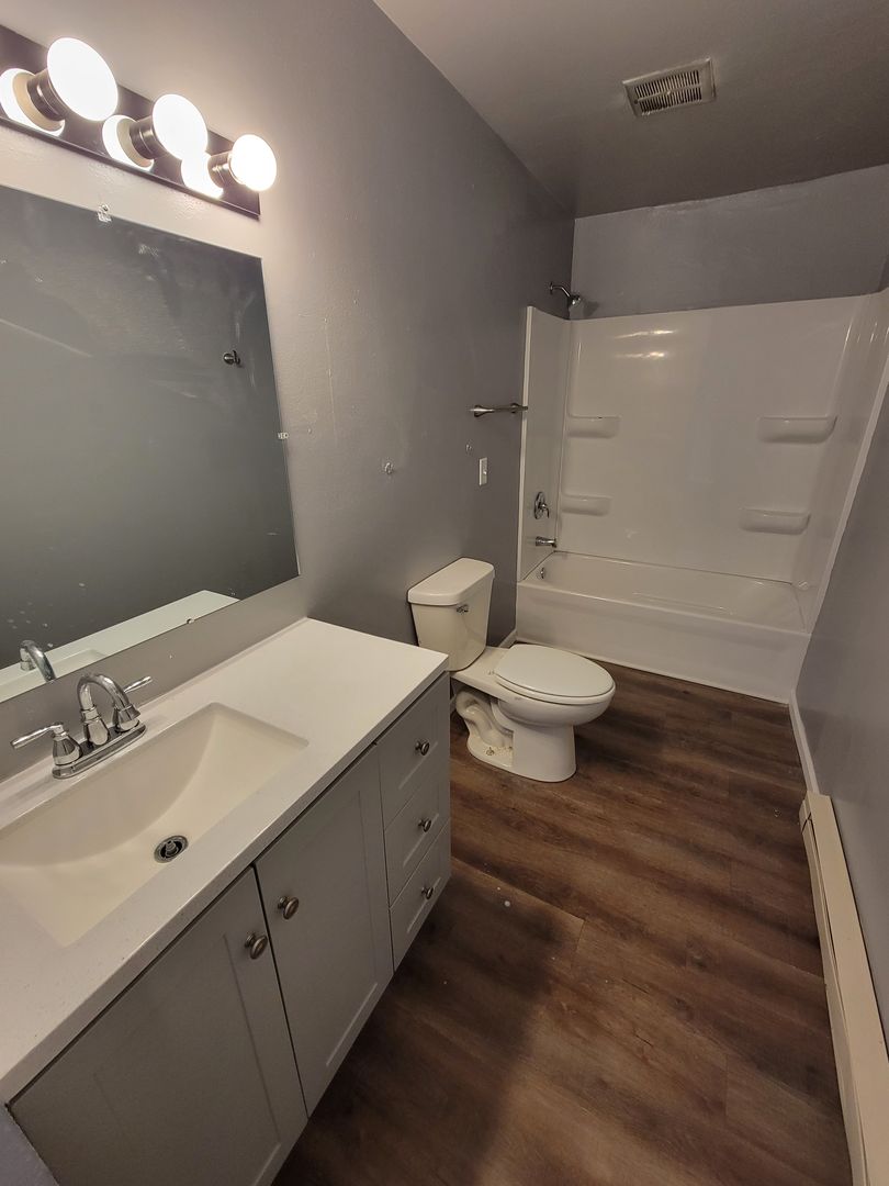 Kaukauna Apartment: 228 W 12th St