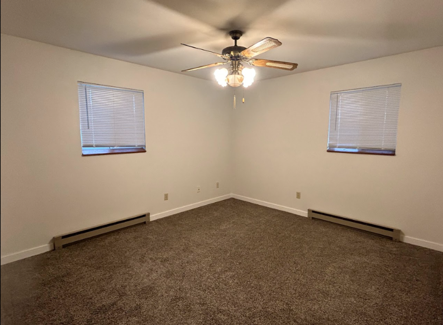Little Chute Apartment: 944 E Elm Street