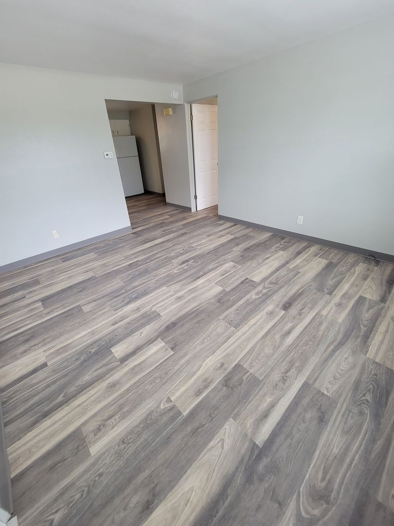 Kimberly Apartment: 413 S Railroad St