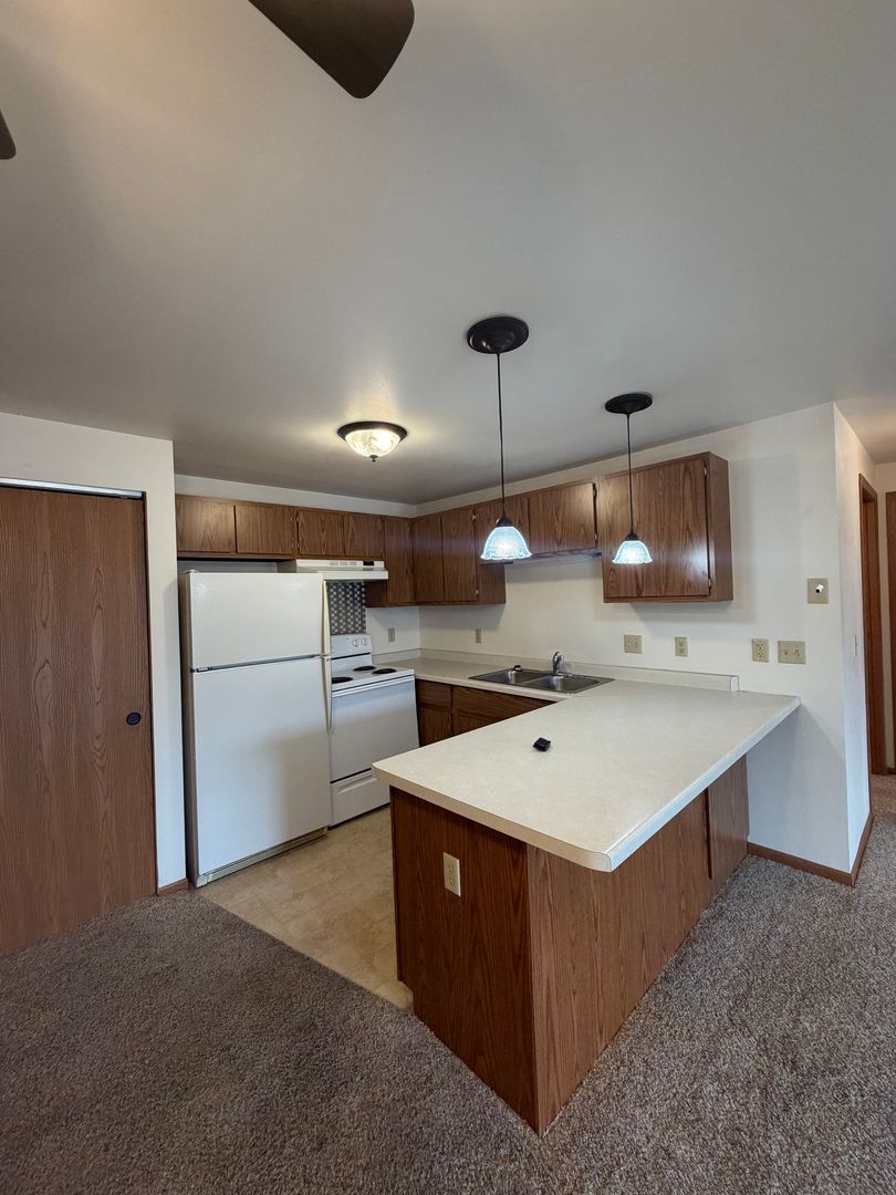 Kaukauna Apartment: 110 W 11th St