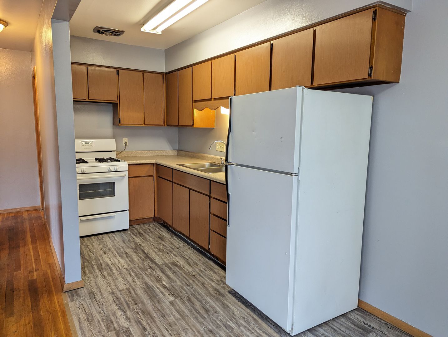 Appleton Apartment: 1001 S East St