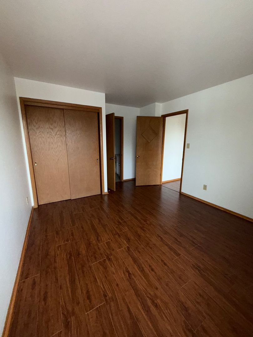Menasha Apartment: 760 Valley Road