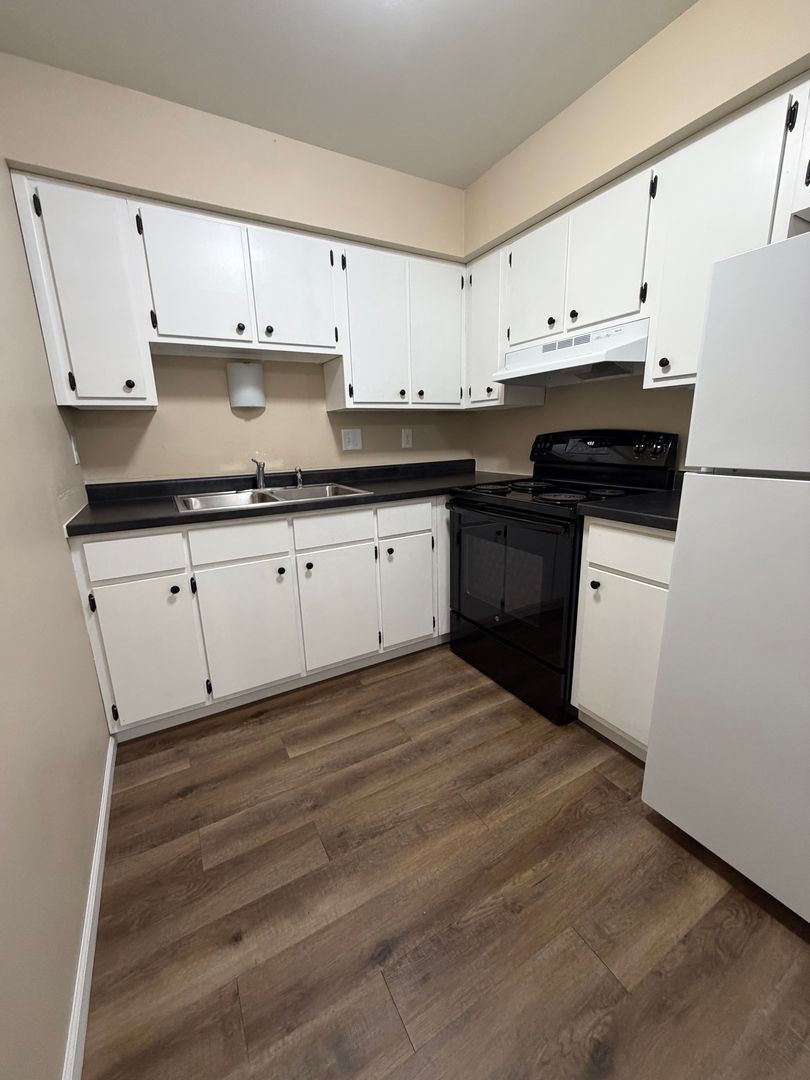 Appleton Apartment: 1606-1612 N Mason St