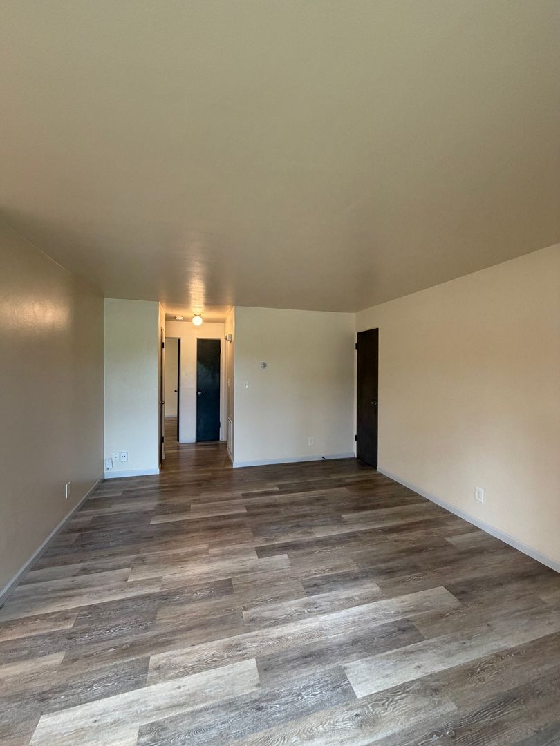 Appleton Apartment: 3309 E Edgemere Dr