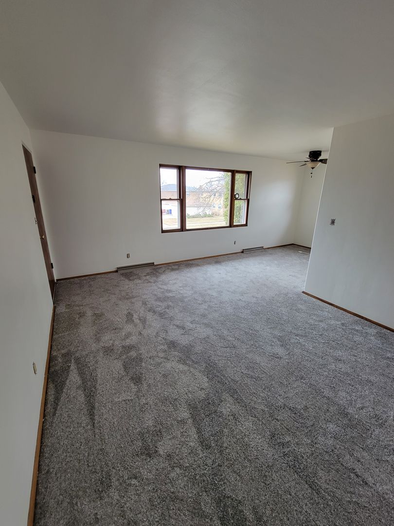 Appleton Apartment: 1727 Silvercrest Dr