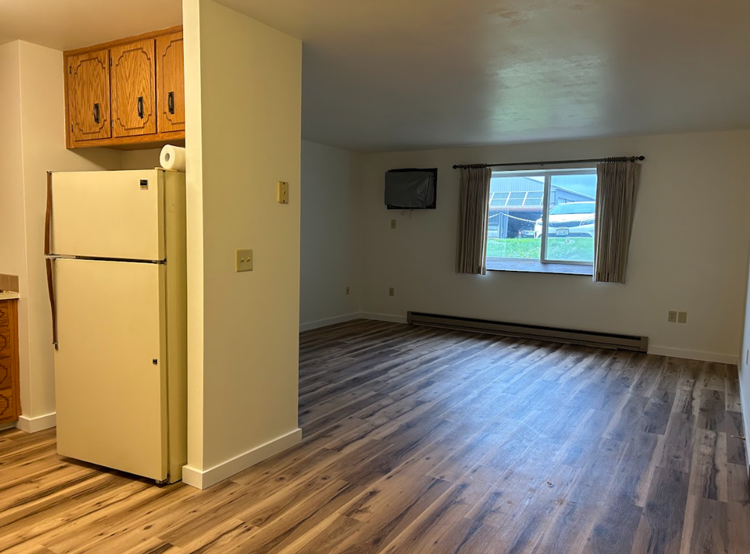 Little Chute Apartment: 966 E Elm Drive