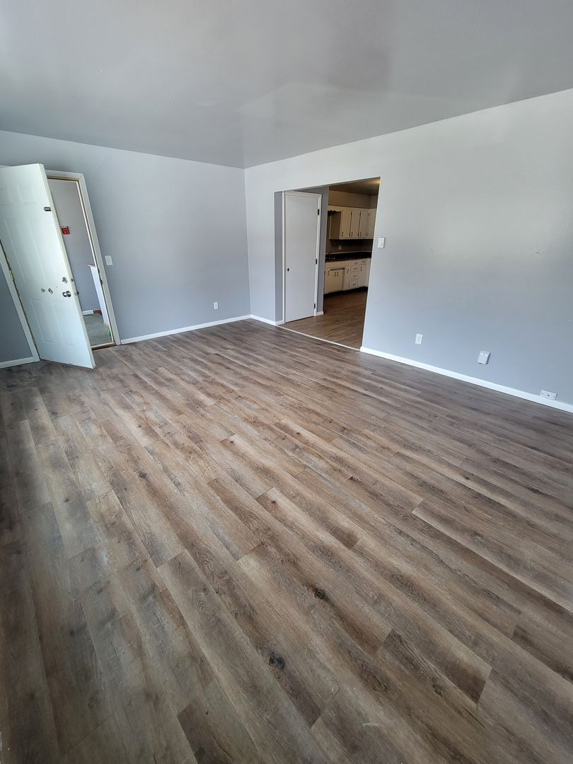 Kaukauna Apartment: 228 W 12th St