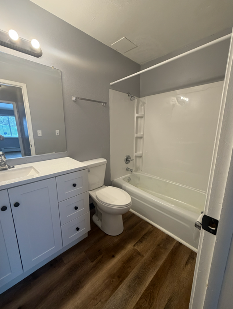 Appleton Apartment: 1606-1612 N Mason St