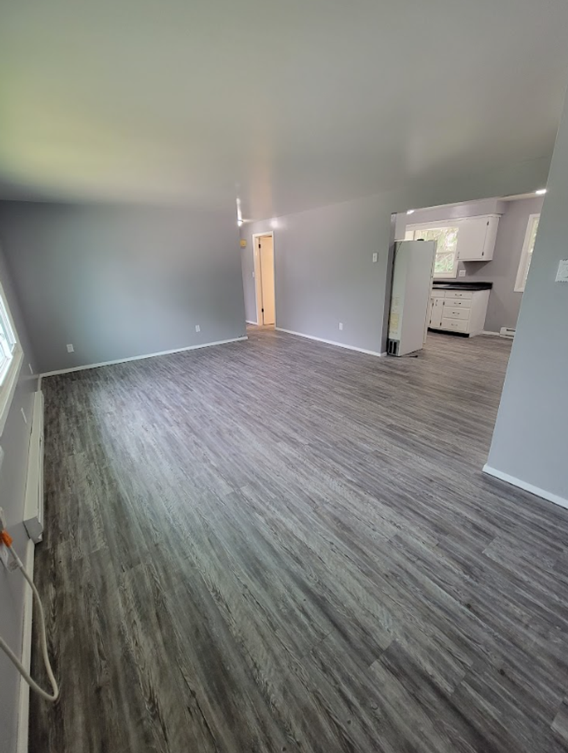 Little Chute Apartment: 1611 Freedom Rd