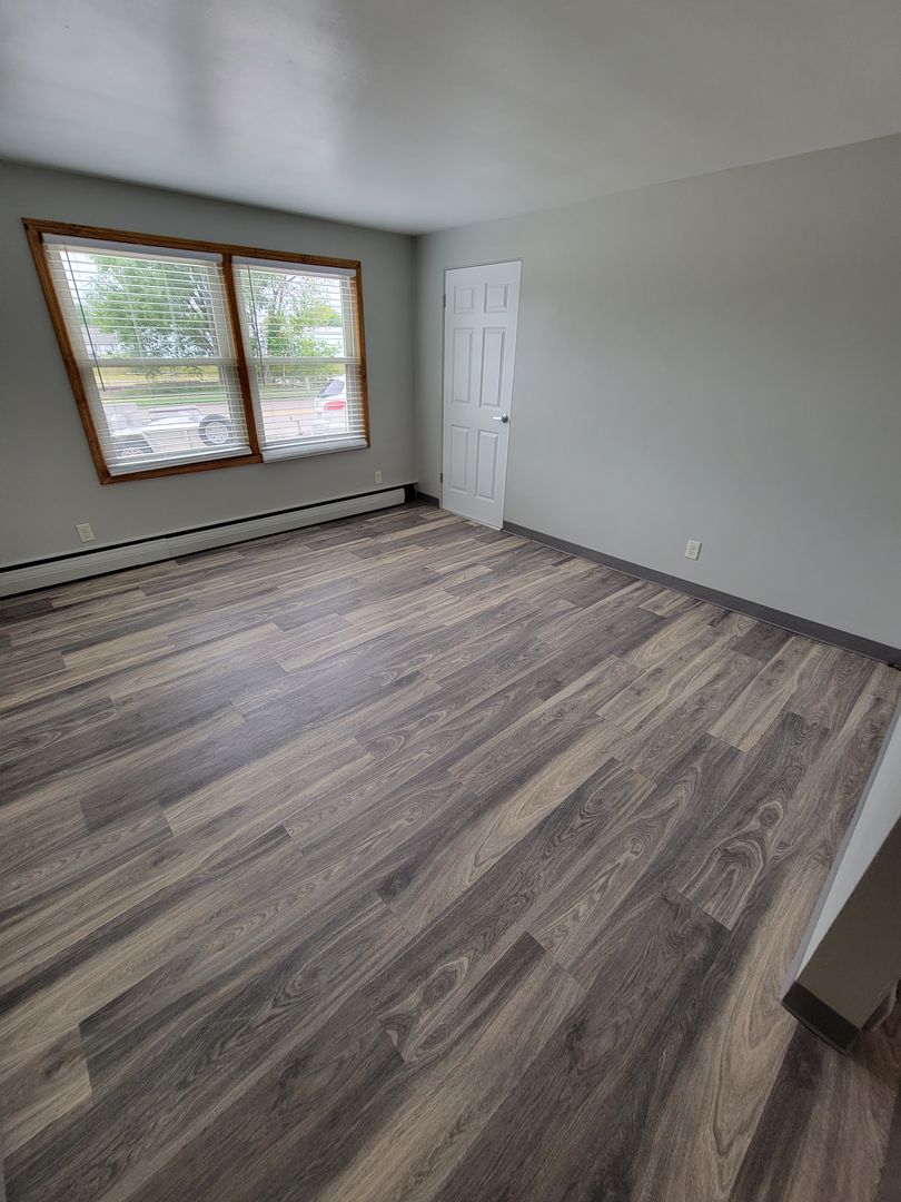 Kimberly Apartment: 413 S Railroad St