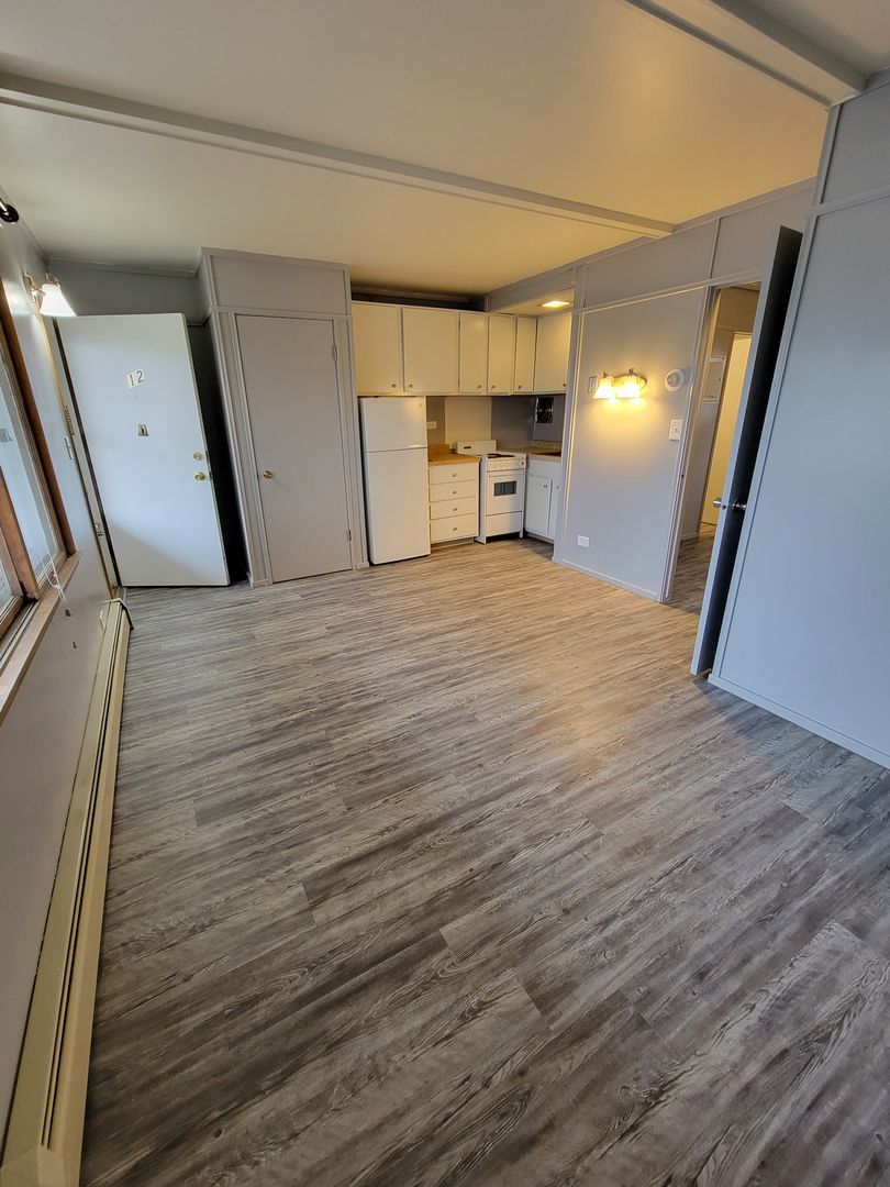 Appleton Apartment: 2221 Ballard Rd