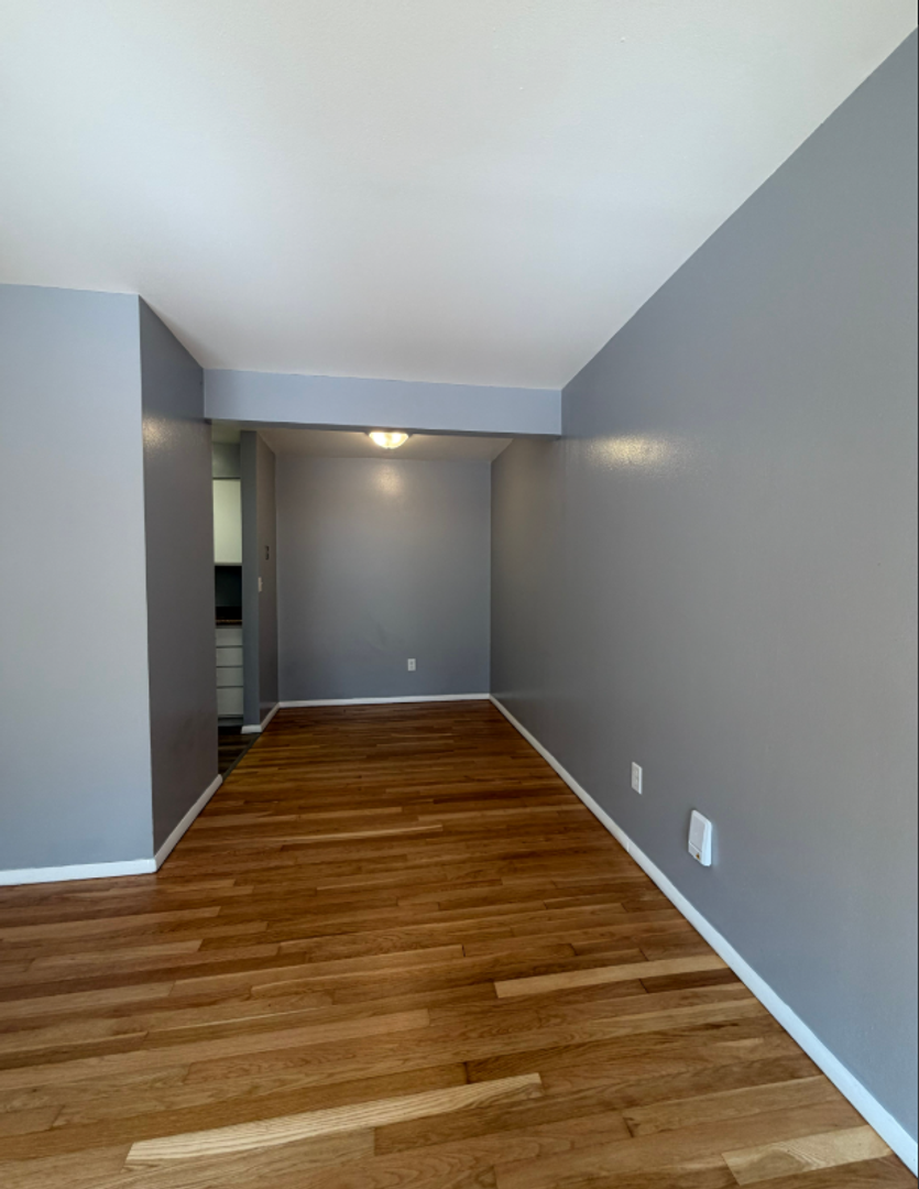 Appleton Apartment: 1001 S East St