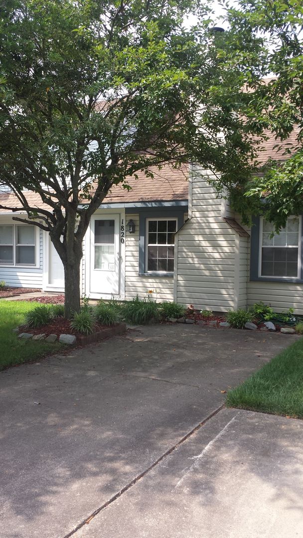 Chesapeake Townhome: 1820 Woodgate Arch