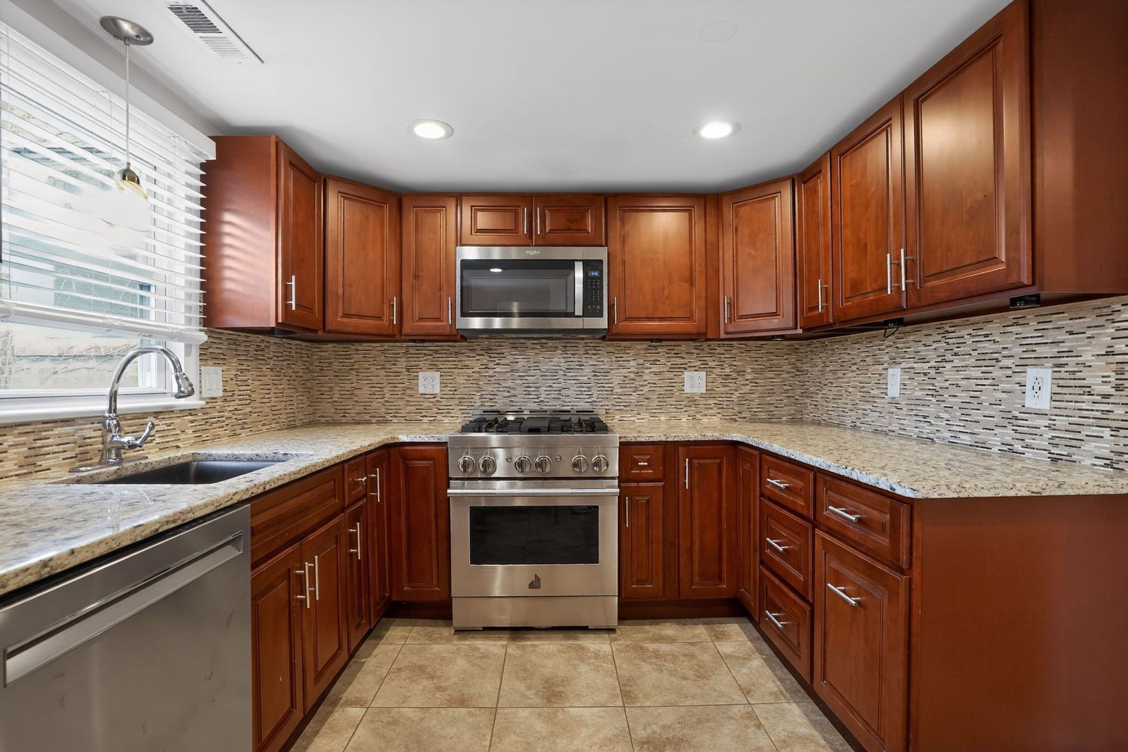 Alexandria House: 226 N Patrick St Unit 2