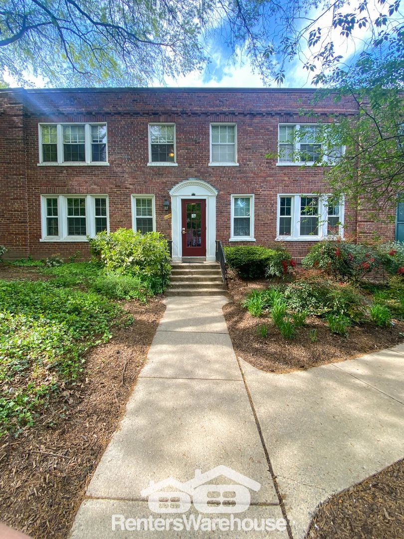 Arlington Condo: 1719 N Troy St.  #8-399