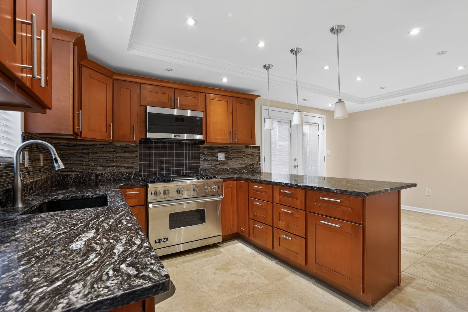 Alexandria House: 226 N Patrick St Unit 1