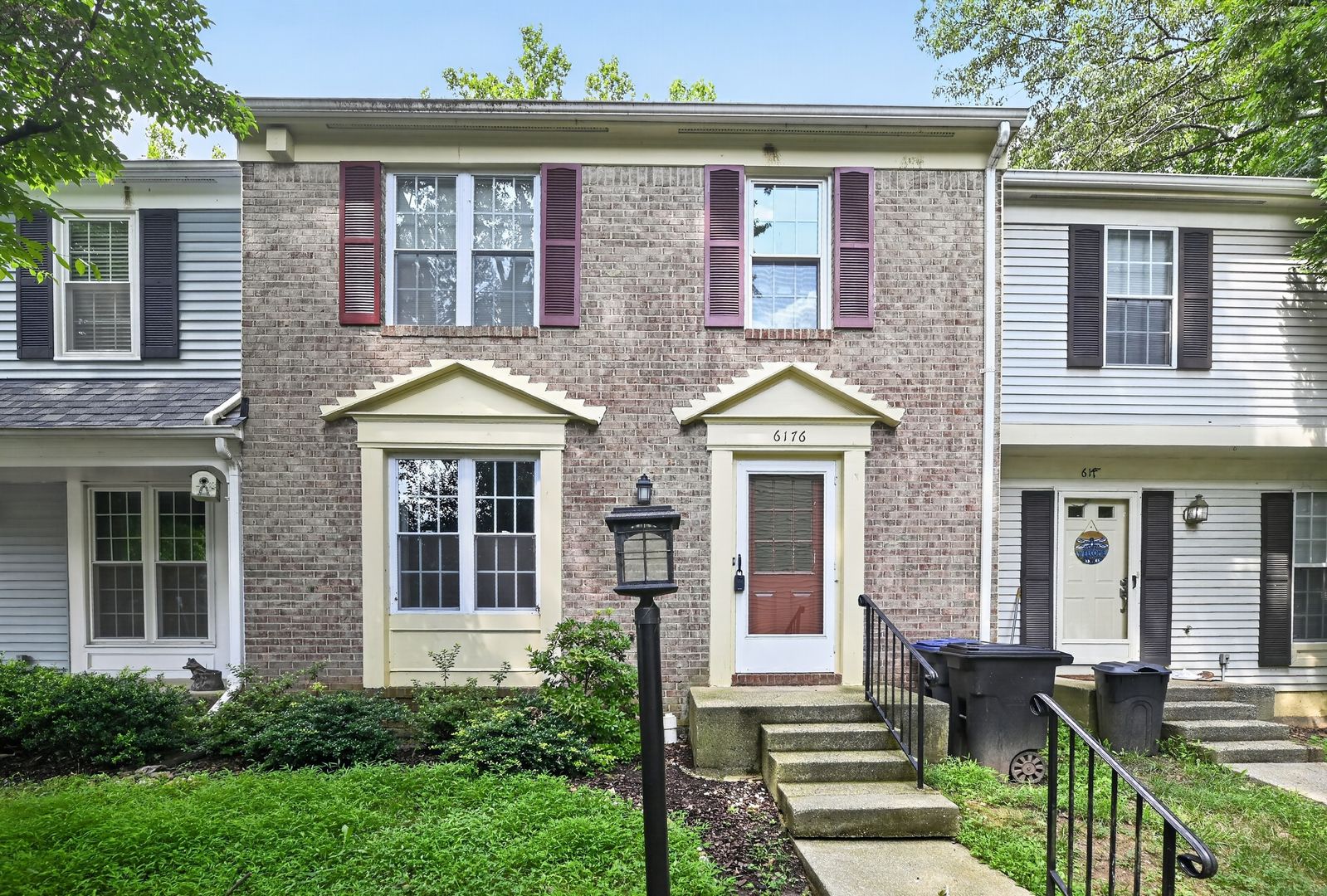 Burke House: 6176 Martins Landing Court