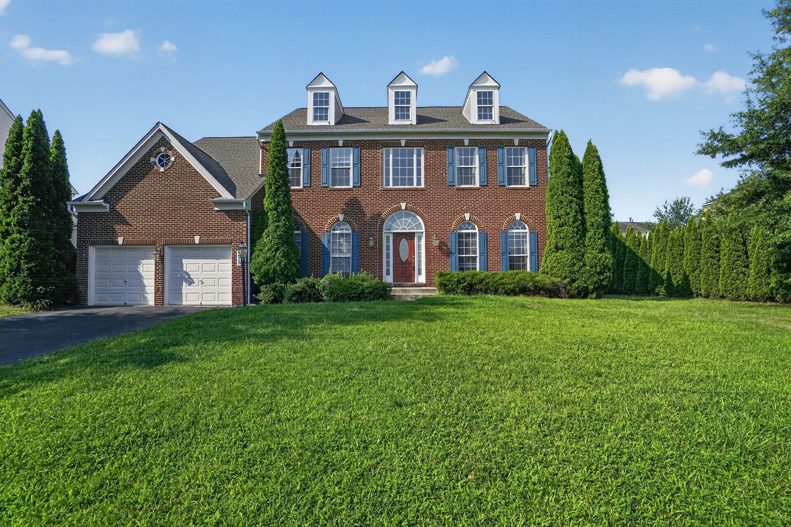 Ashburn House: 44331 Apache Circle