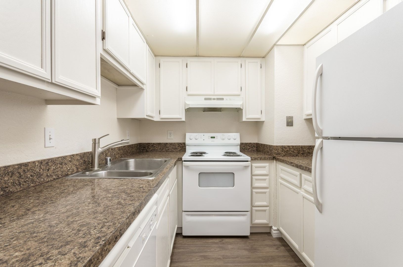 Spring Valley Apartment: 3640-44 S. Barcelona St.