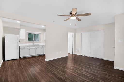 Updated First Floor Studio Near Ocean Beach – photo 1
