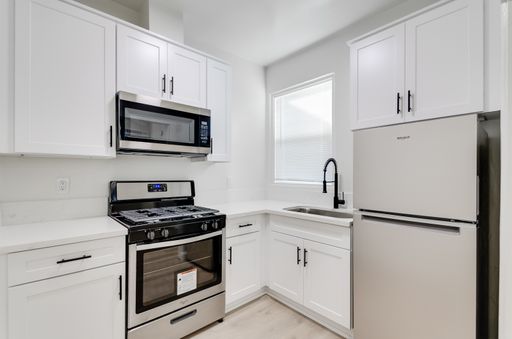 Remodeled Studio in Golden Hill - A/C - Onsite Laundry – photo 1