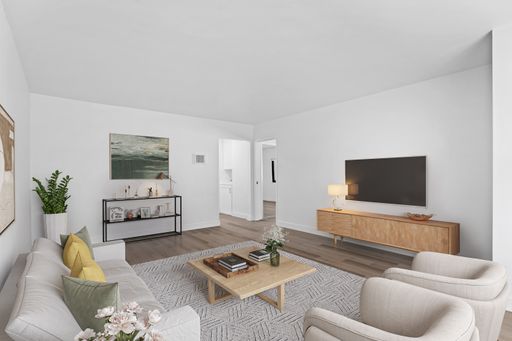 First-Floor 2Bd/2Ba Apartment W/Private Patio in Coronado