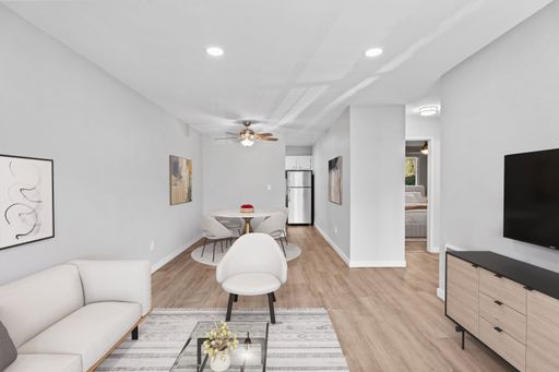 Spacious 2-Bedroom Apartment | 2nd Floor | 2 Parking Spaces Included! – photo 1