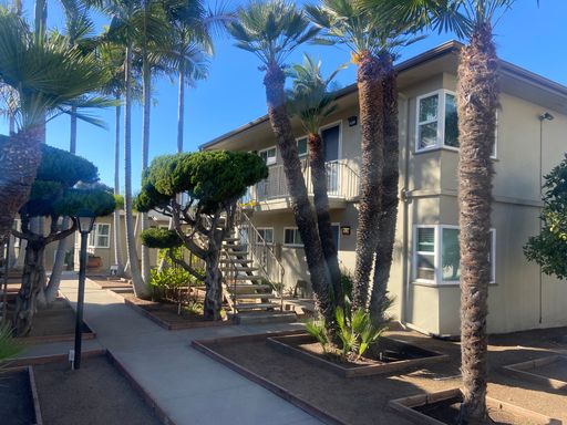 One Bedroom One Bath Available in the Heart of Mission Hills! Rated one of San Diego's Most Walkable Neighborhood! – photo 1