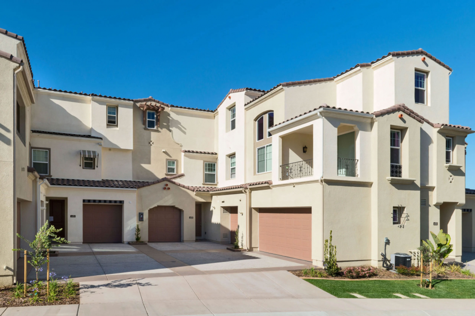 Carlsbad Townhome: 7600 Sitio Del Mar