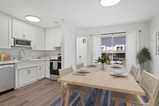 Renovated Townhome in the Heart of Coronado – photo 1