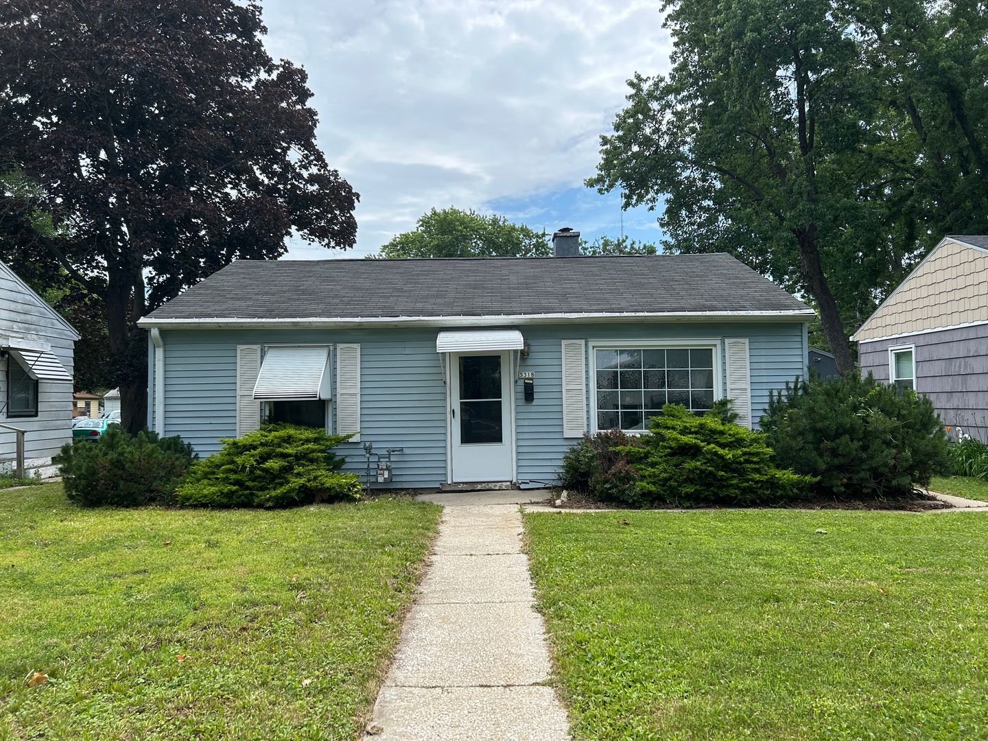 Milwaukee House: 5318 N 27th St