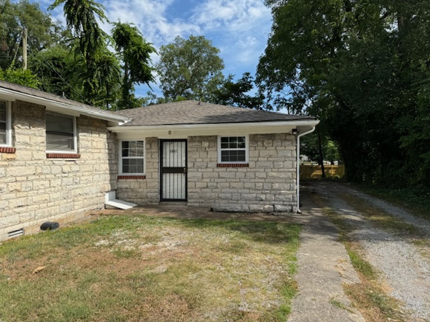 Nashville House: 1911 Morena Street
