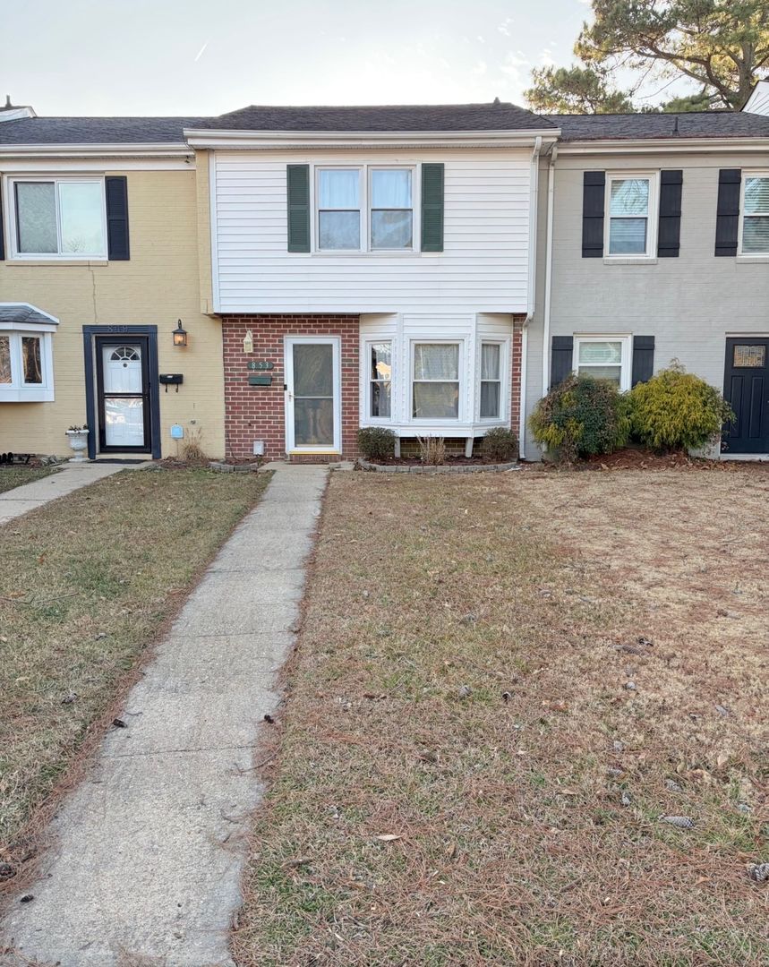 Virginia Beach Townhome: 853 Cambridge Dr