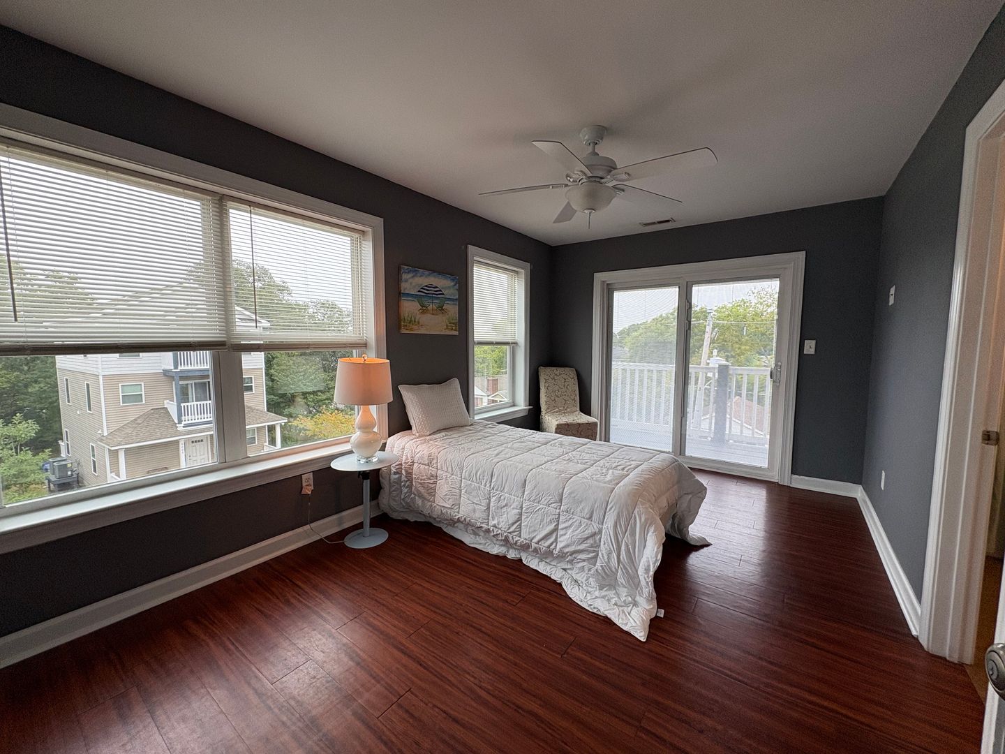 Norfolk Apartment: 5007 Killam Avenue