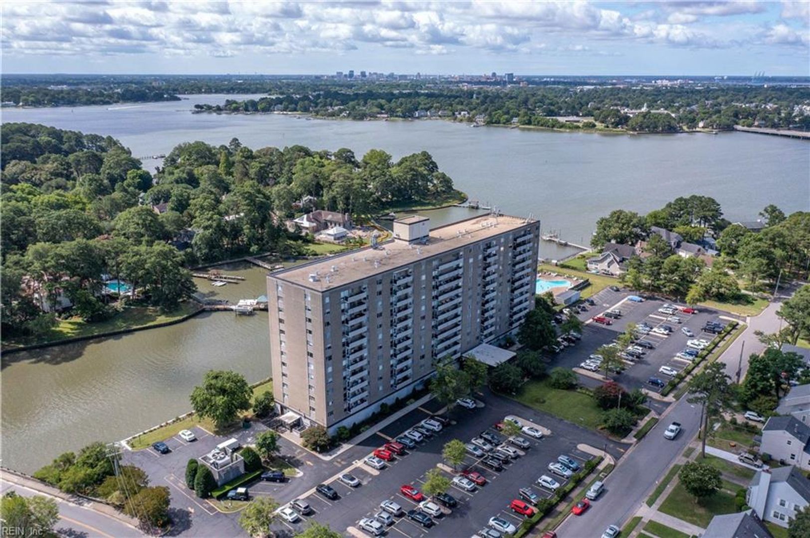 Norfolk House: 7320 Glenroie Avenue #10E