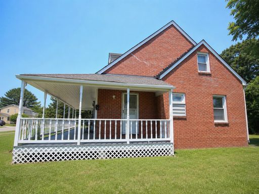 1 bedroom & 1 Bathroom apartment- Monument Drive