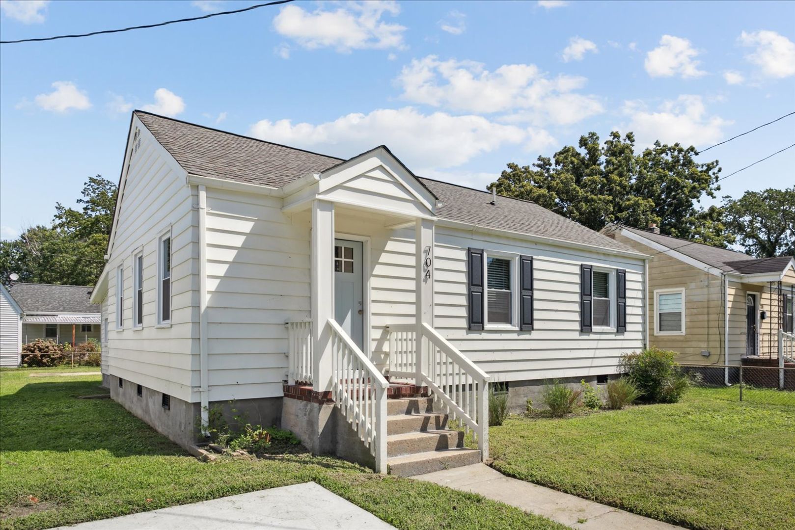 Hampton House: 704 Homestead Ave